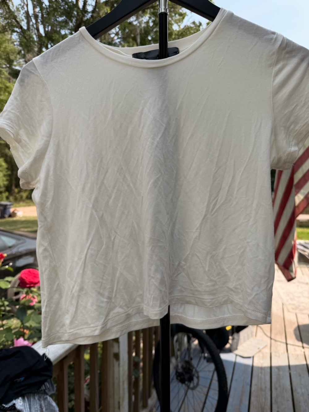 Coco and Shay Classic Women's Cream Short Sleeve Crew Neck Crop Top size L